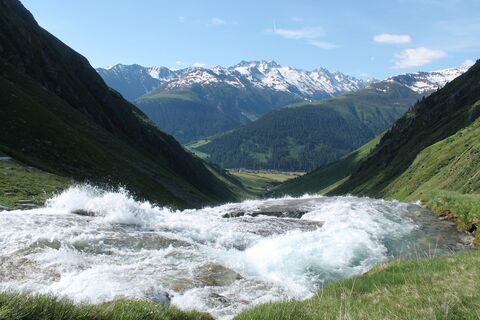Blick ins Tal nach Sedrun