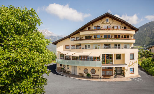 Hotel Arzlerhof