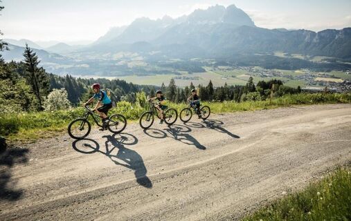 Harschbichl Trails Hintergrund Wilder Kaiser