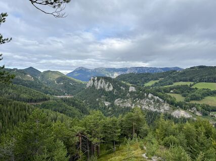 Vom Semmering nach Breitenstein am Bahnwanderweg. Hier der berühmte '20-Schilling-Blick'