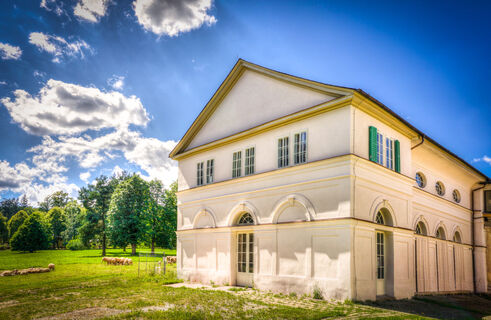 Renovierter Westflügel des Schloss Wilhelmsthal
