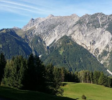 Blick von der Parzelle Lutt auf die Vandanser Steinwand