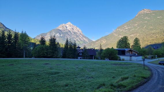 Morgendlicher Blick auf die Klimmspitze