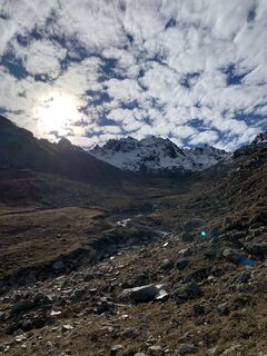 Fotografia z Simon Liranzo na trase