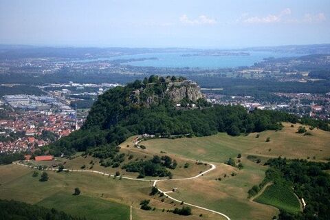 Hohentwiel mit Bodensee