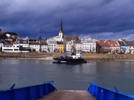 Blick von Wilhering nach Ottensheim