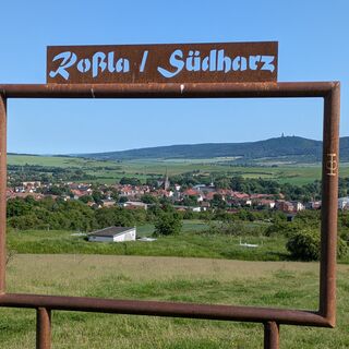 Selfierahmen am Heiligenholz mit Blick auf Roßla