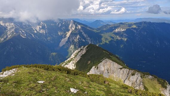Fotografija s spletne strani Franca Škarja na poti
