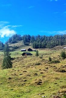 Fotografija s spletne strani Anneliese Trixl na poti