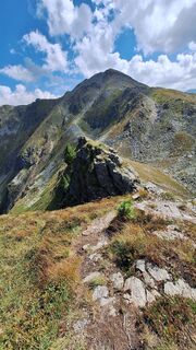 Fotografija s spletne strani Aga M na poti