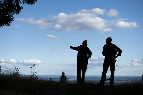 Wanderer im Gegenlicht