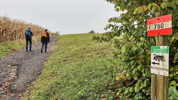 Der Weg führt über Höhenrücken