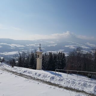 Wallfahrtskirche Pöllauberg: Aussicht im Winter in der Oststeiermark