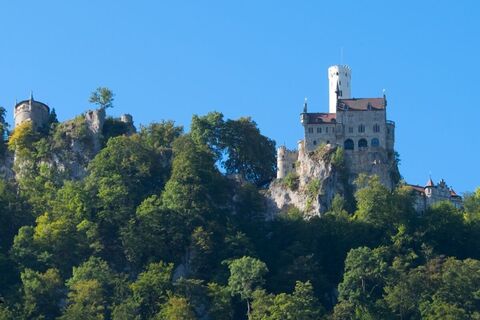 Blick von Honau zum Schloss Lichtenstein