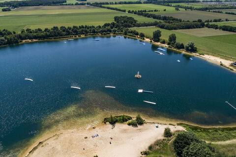 Das Emsland von oben – Heeder See mit Wasserski- und Wakeboard-Anlage ©Emsland Tourismus GmbH (1)