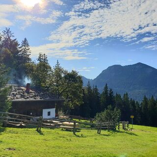 Inzell Bäckeralm mit Blick auf Zwiesel und Gamsknogel