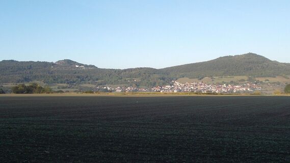 Völkershausen mit Oechsenberg und Dietrichsberg