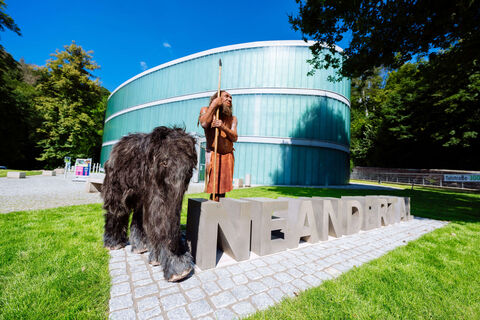 Neanderthal-Museum-MR-N-Tinka-Neandertal-Schriftzug-Mettmann.jpg