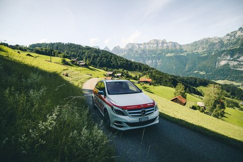 Mit dem E-Car die Ferienregion Heidiland entdecken