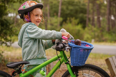 Enfant à vélo ©La Vélodyssée Aurélie Stapf–porteurdesonge.com