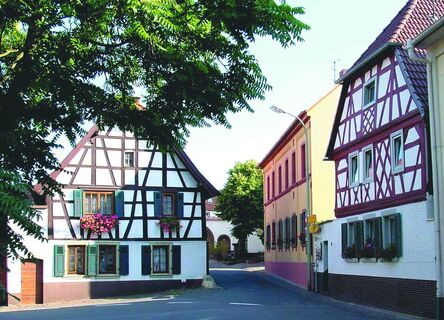 Dorfplatz Weisenheim am Berg