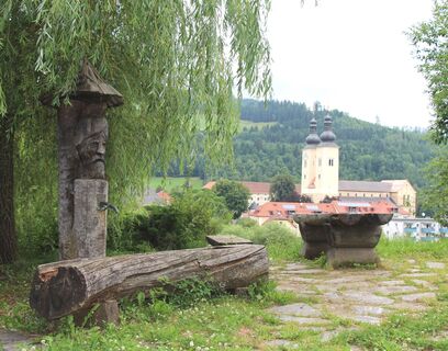Rastplatz mit Blick auf den Dom zu Gurk