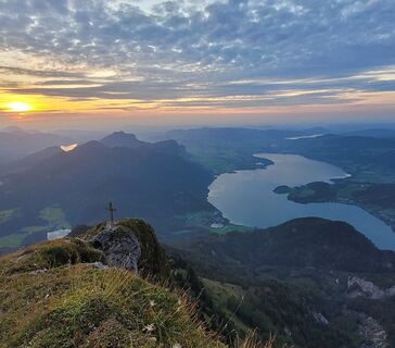 Schafberg Gipfelkreuz - Blick auf Mondsee, Irrsee, Wolfgangsee und Fuschlsee