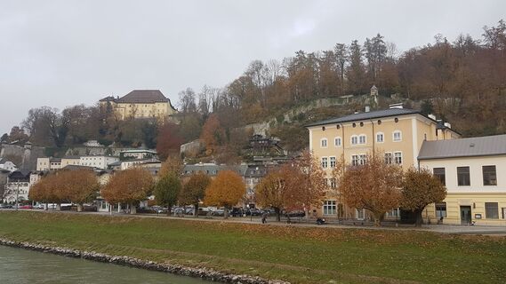 Kapuzinerklosterkirche und Basteimauer