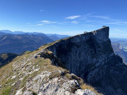 Fotografie de la Dschidot Buildingchamp de-a lungul turului