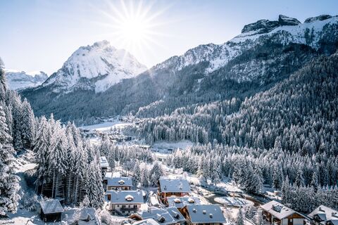 Canazei - Alba ©Archivio APT Val di Fassa