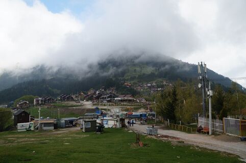 Prevalle village; the trail towards Maja e Arnenit begins at the uppermost houses.