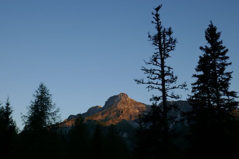 Erste Sonnenstrahlen am Mosermandl