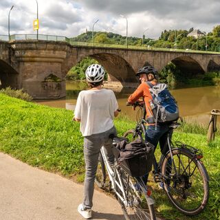 Der Mosel-Radweg am Zurlaubener Ufer
