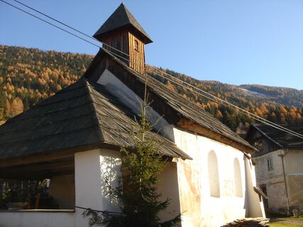 Vorbei an der Kapelle Maria-Magdalena zu Oberbuch