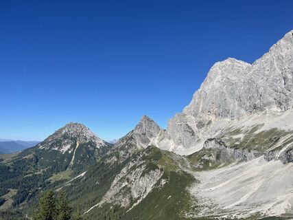 Fotografija s spletne strani Nati na poti