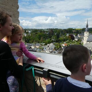 Besucher auf dem Aussichtsturm