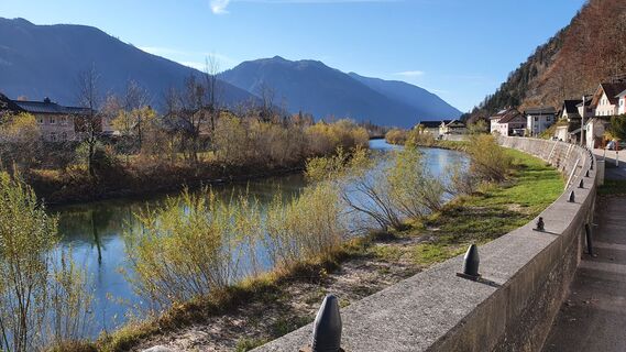 0.3 km Traun
