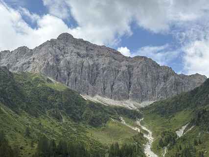 Fotografija s spletne strani MOUNTAINGOAT11 na poti