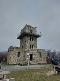 Fotografija s spletne strani Anikó Mák na poti