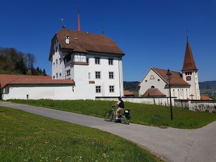 Schloss und Kirche Altishofen