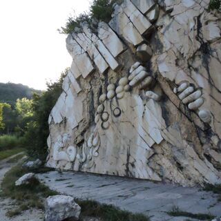 Gewerkter Felsen am Barterand-See