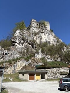Fotografija s spletne strani wneebe na poti
