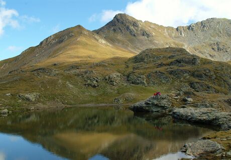 Ruhig und abgeschieden bettet sich der Wildsee in die Kreuzeckgruppe ein.