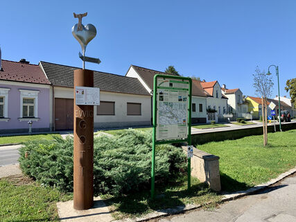 Treffpunkt gegnüber vom Gemeindeamt, Schönkirchen-Reyersdorf, Weidenbachrunde