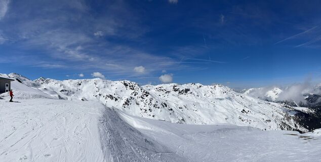 Zdjęcie z Mario Prgomet wzdłuż trasy