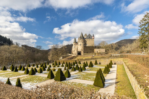 Schloss Bürresheim mit Garten