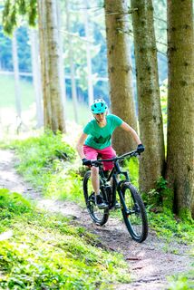 MTB_Singletrail_Lady