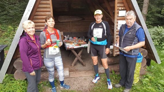 Verpflegungsstelle Rennsteig-Etappenlauf Possenröder Kreuz