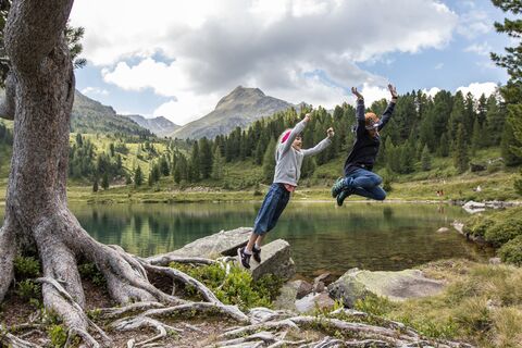 Rundwanderweg Obersee im Herbst