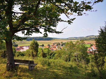 Blick vom Aussichtspunkt auf der Ostheimer Hute